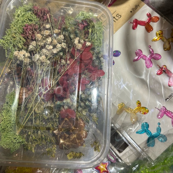 🖼️ Epoxy resin mixed supplies and molds - Picture 7 of 9